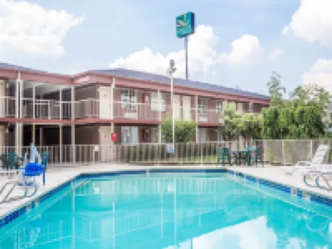 Quality Inn Atlanta Northeast I-85 Hotels in Chamblee
