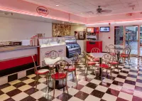 Ramada by Wyndham Kissimmee Gateway - breakfast