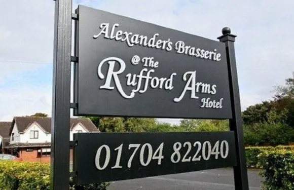 拉福德阿姆斯酒店