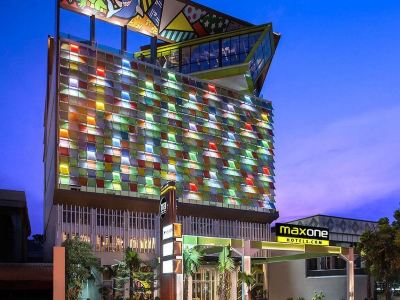 MaxOneHotel Tidar Surabaya