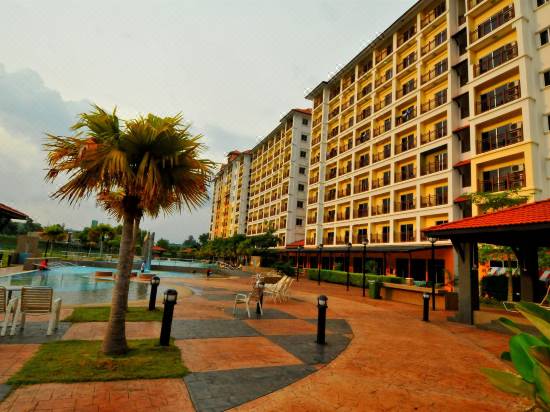 Bukit Merah Laketown Resort Simpang Empat Semanggol 2021 Room Price Deals Review Trip Com