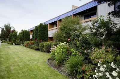 Recreation Inn and Suites Hotels in 