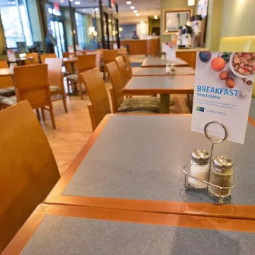 Holiday Inn Express MANHATTAN MIDTOWN WEST by IHG Отели рядом с достопримечательностью «Метрополитен-опера»
