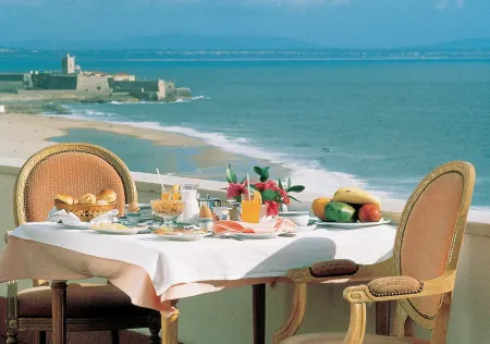 Carcavelos Beach Hotel Отели в г. Пареде