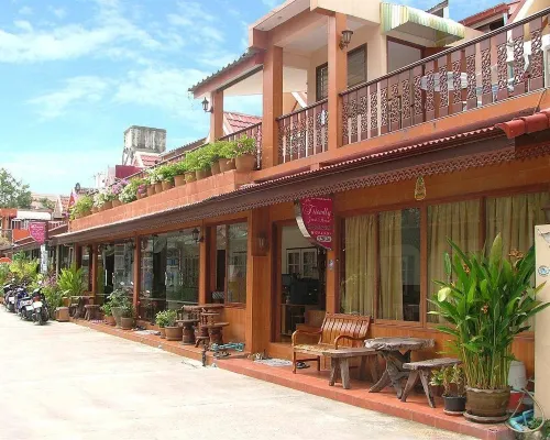 The Siam Guest House Hotels in Bang Lamung