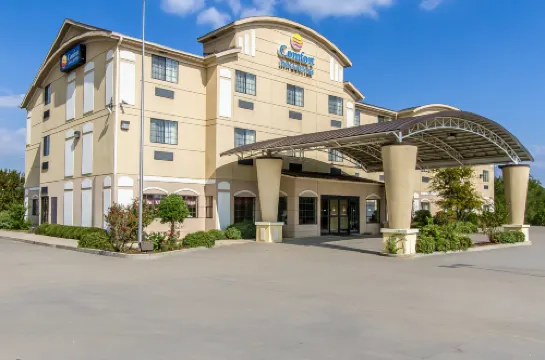 Comfort Inn & Suites Atoka Hotels in Atoka County
