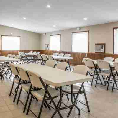 Le Mars Inn and Suites Dining/Meeting Rooms