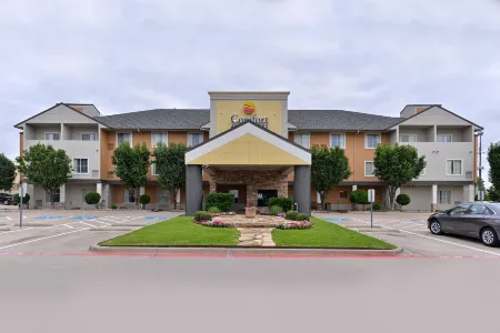Comfort Inn & Suites Frisco - Plano Отели рядом с достопримечательностью «Парк Фриско Коммонс»