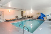 Sleep Inn & Suites - Pools