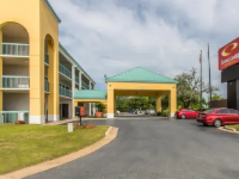 エコノ ロッジ イン & スイーツ フォーリー - ノース ガルフ ショアーズ フォーリーのホテル