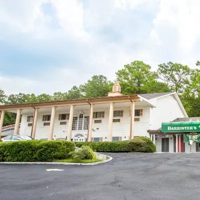 Econo Lodge Hotels near Riverchase Galleria