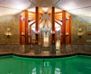 Harrison Hot Springs Resort & Spa - Beach