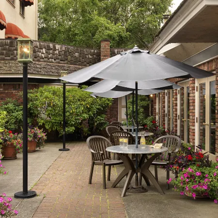 Royal Scot Hotel & Suites
