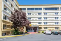 Ramada by Wyndham Downtown Spokane Hotels near Manito Park