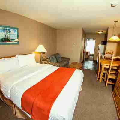 Tonquin Inn Rooms