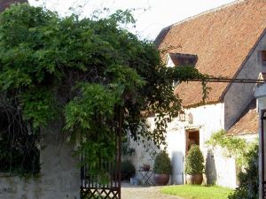 Maison de 4 Chambres Avec Jardin Clos et Wifi a Coudray au Perche