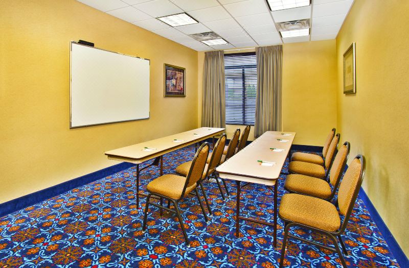 La Quinta Inn & Suites by Wyndham Mt. Laurel - Philadelphia photo 5