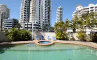 Aruba Beach Resort Hotel di Broadbeach Waters