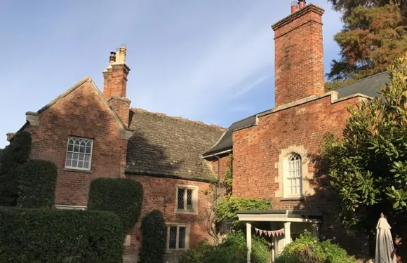 伯恩穀倉豪斯公寓