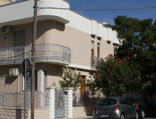 B&B La Bougainvillea - Housity