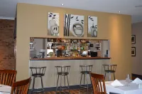 Sunseeker Motor Inn - bar