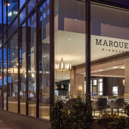 The Marquette Hotel, Curio Collection by Hilton