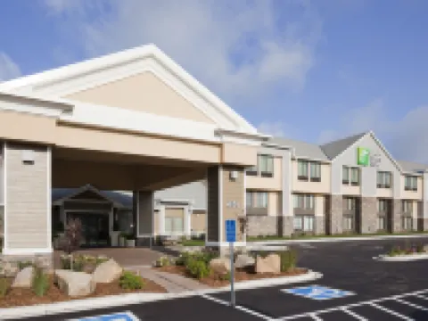 Holiday Inn Express & Suites Willmar by IHG Hotels in Willmar