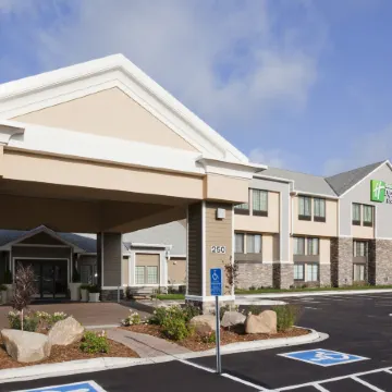 Holiday Inn Express & Suites Willmar by IHG