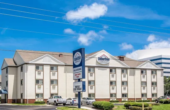 墨爾本機場郊區開放式客房酒店