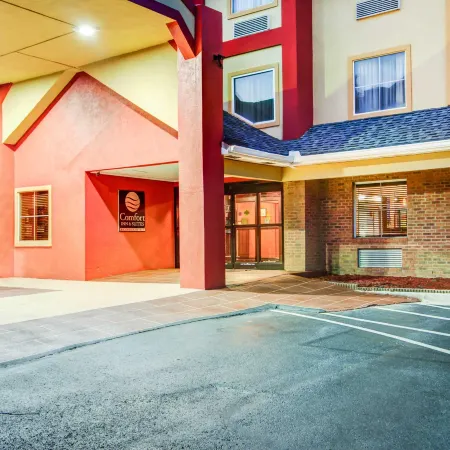 Comfort Inn & Suites Macon North I-75