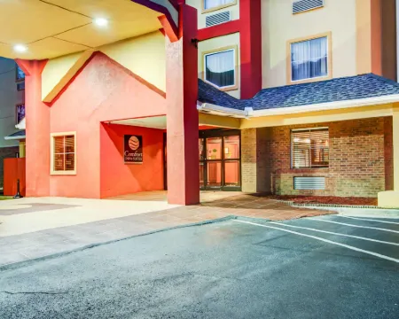 Comfort Inn & Suites Macon North I-75 Hotels in Bibb County