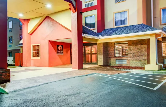 梅肯北I-75舒適套房酒店