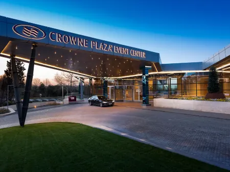 Crowne Plaza Florya Istanbul Отели рядом с достопримечательностью «Музей авиации»