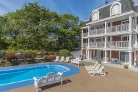 Inn on the Lake - piscina