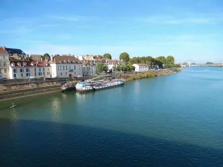 Kyriad Chalon Sur Saone Centre Отели в г. Шамфоржёй