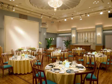 hotel hewitt koushien Отели рядом со станцией JR Koshienguchi station