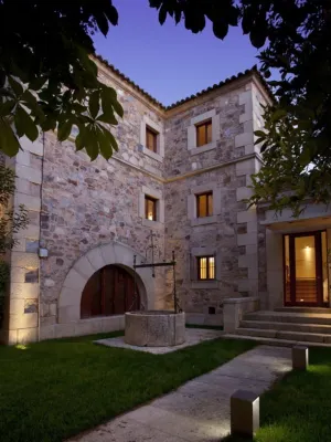 Parador de Caceres Hotels in 