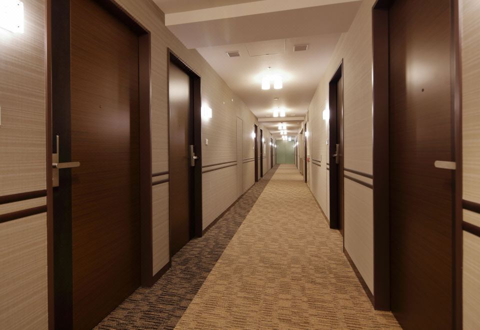 2. Hotel Mo..