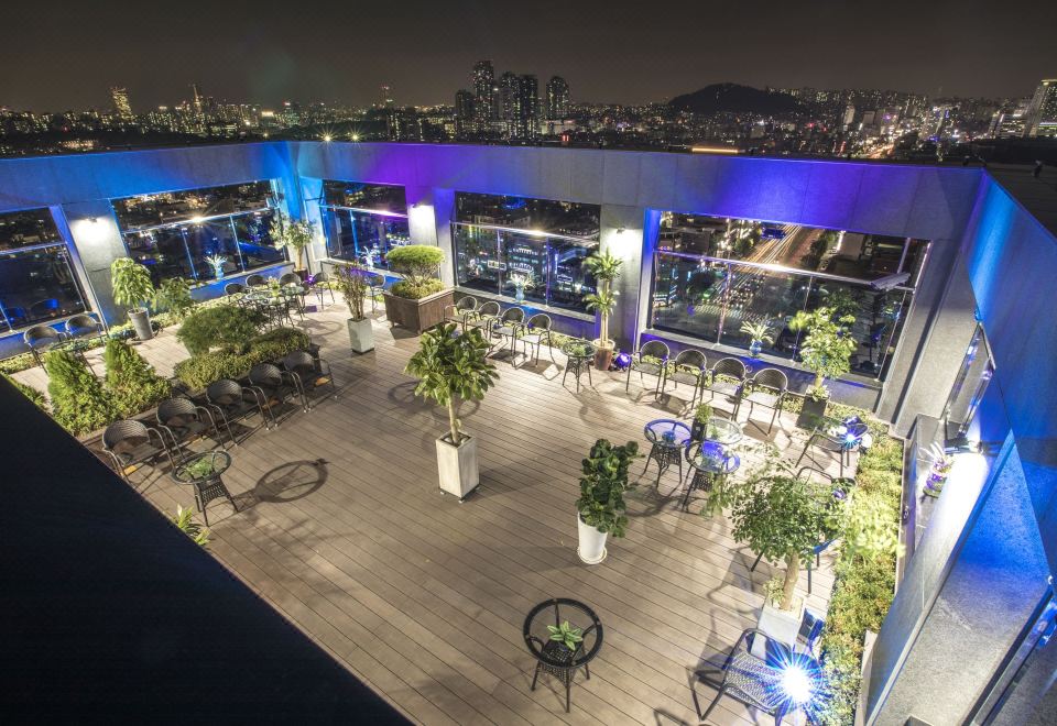 1. CS프리미어호텔..