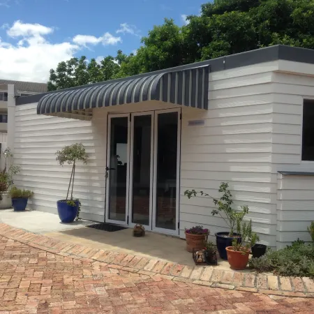 Sixteen Guesthouse on Main