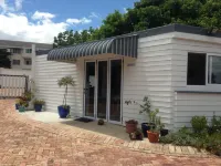 Sixteen Guesthouse on Main