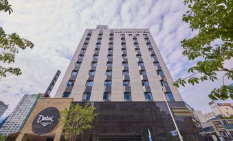 Dubai Hotel