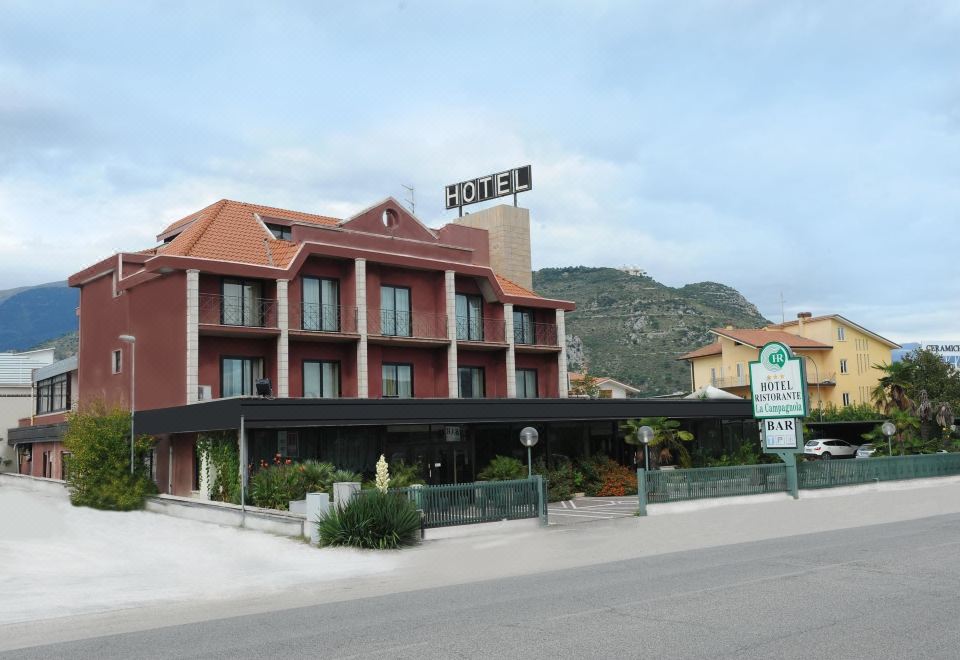Hotel Ristorante la Campagnola - Housity