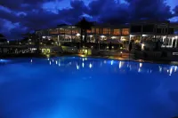 Opal Cove Resort - Beach
