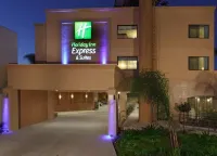 Holiday Inn Express & Suites Woodland Hills Hotels near PostNet