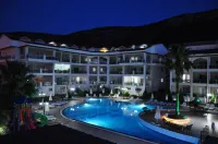 Akbuk Palace Hotel & Residence - Pools