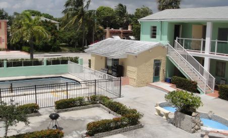 Holiday House Motel - Housity
