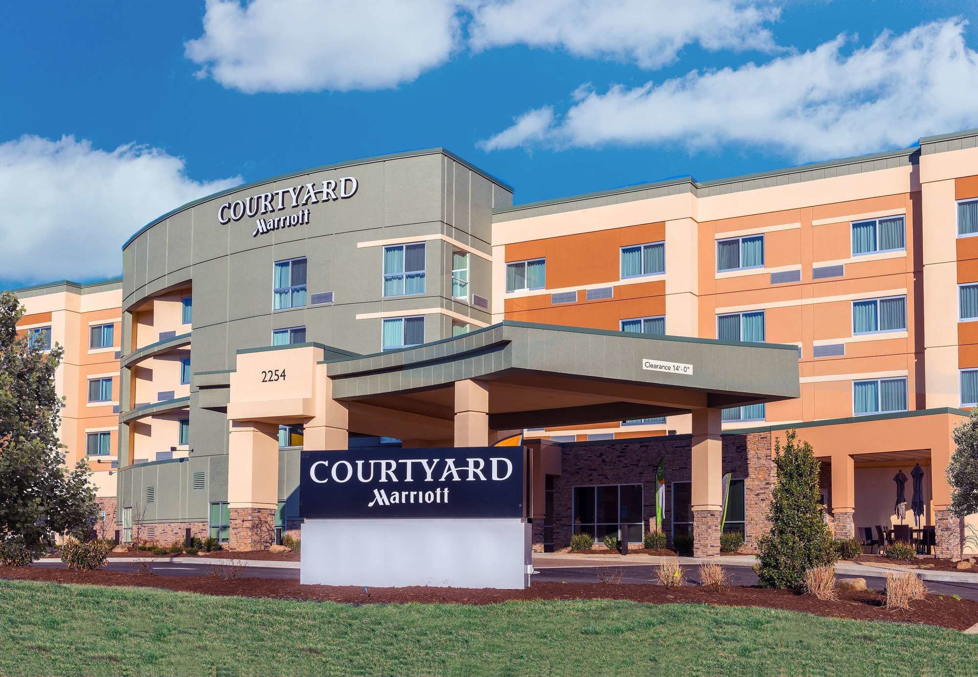 Courtyard by Marriott Somerset