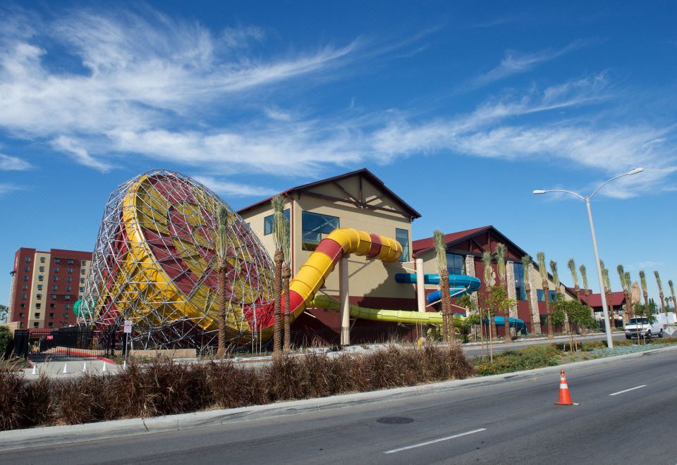 Great Wolf Lodge Southern California-Garden Grove Updated 2023 Room  Price-Reviews & Deals | Trip.com