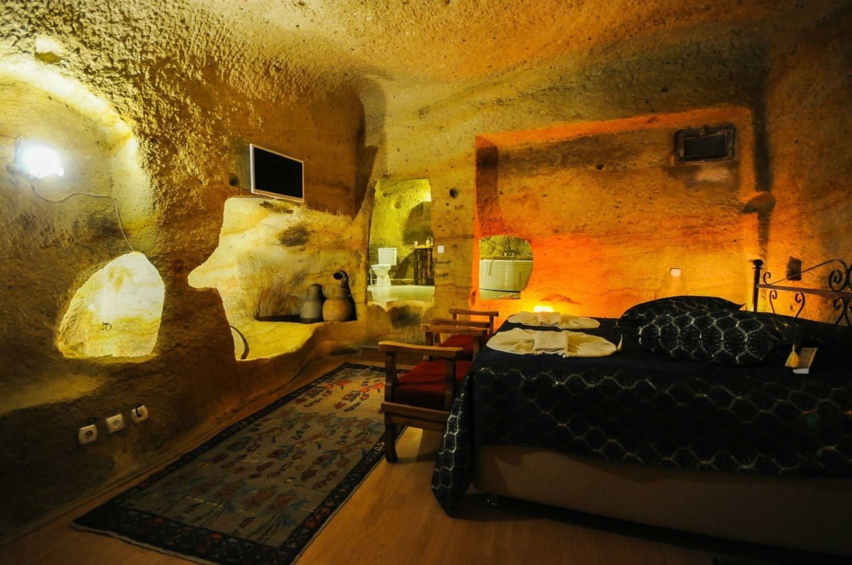 Helios Cave Hotel